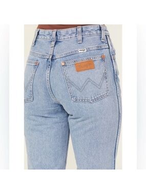 Wrangler Cropped Kick Flare Light Blue Women’s Straight-Leg Jeans Raw Hem